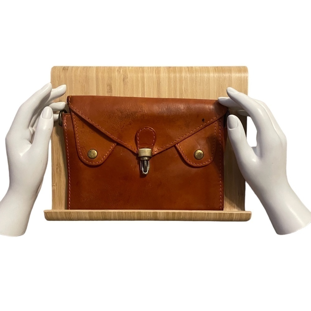 T Nobile Small Leather Italian Handbag/‎ Clutch